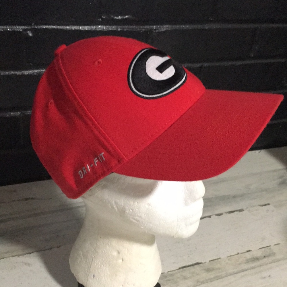 Nike Legacy91 Dri-Fit red & black Georgia unisex non-adjustable fitted ball cap